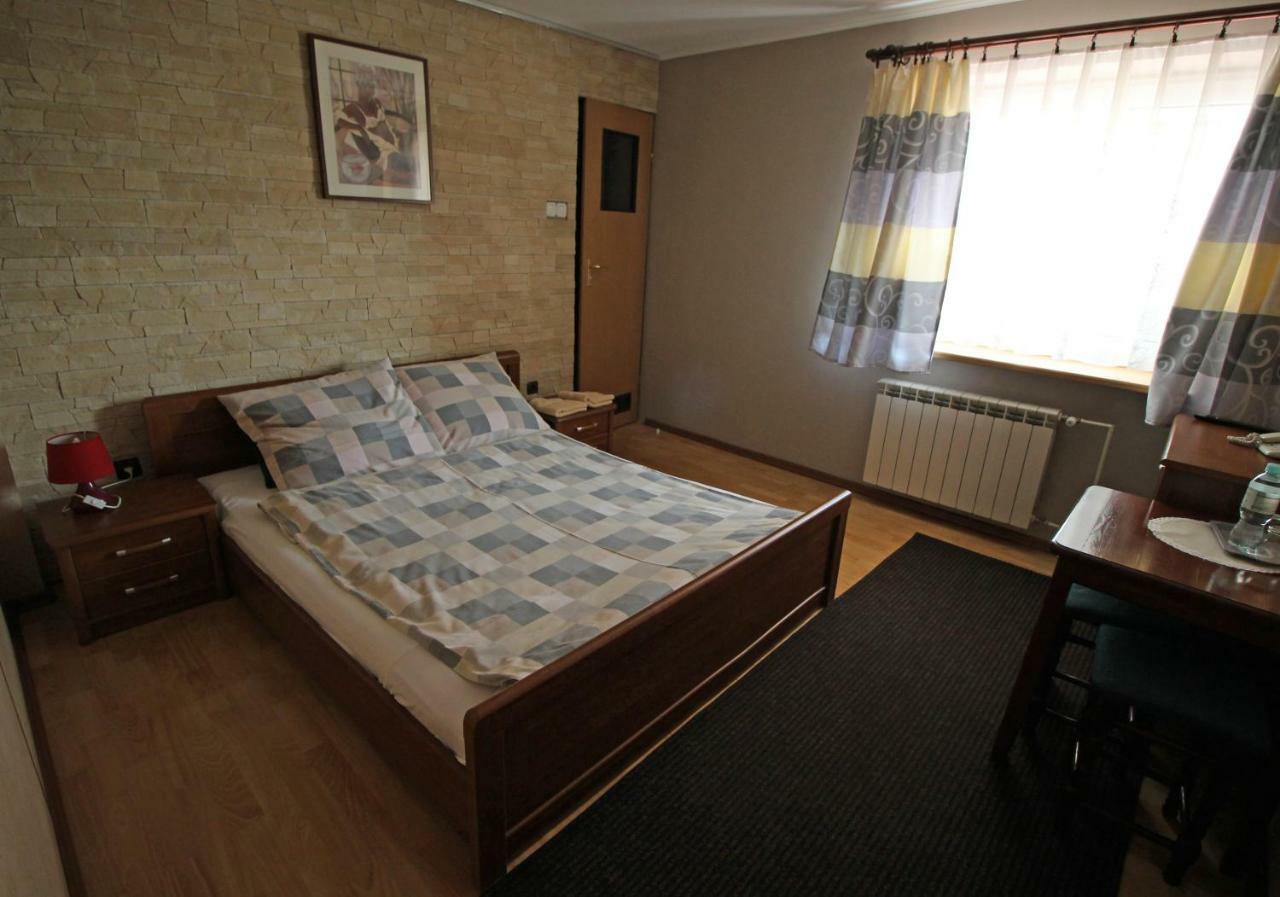 Bar Malwa Aleksandrów Lódzki Exterior foto