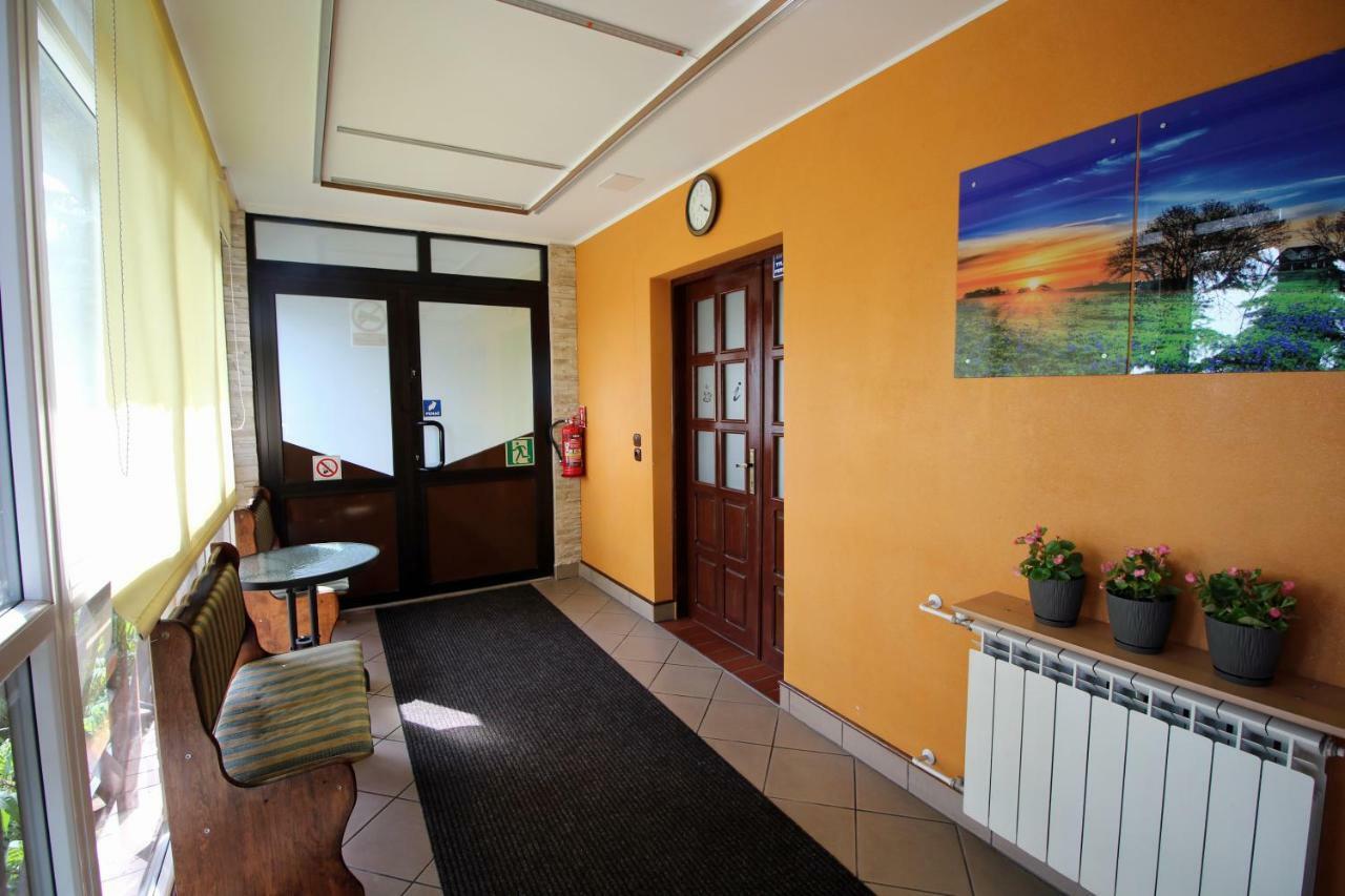 Bar Malwa Aleksandrów Lódzki Exterior foto
